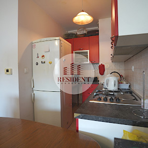 VRBANI 3 Funkcionalan 2soban stan 39 m2, 3. kat, top lokacija, lift, loggia