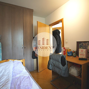 VRBANI 3 Funkcionalan 2soban stan 39 m2, 3. kat, top lokacija, lift, loggia