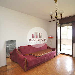 DUGAVE Ugodan 2soban stan 56 m2, 5. kat, lift, mirno okruženje, loggia, spremište