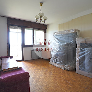 DUGAVE Ugodan 2soban stan 56 m2, 5. kat, lift, mirno okruženje, loggia, spremište