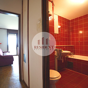 DUGAVE Ugodan 2soban stan 56 m2, 5. kat, lift, mirno okruženje, loggia, spremište