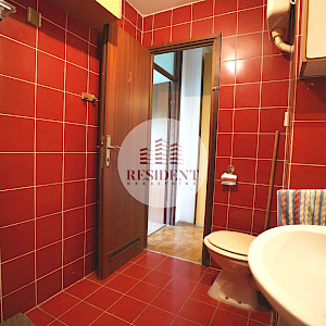 DUGAVE Ugodan 2soban stan 56 m2, 5. kat, lift, mirno okruženje, loggia, spremište