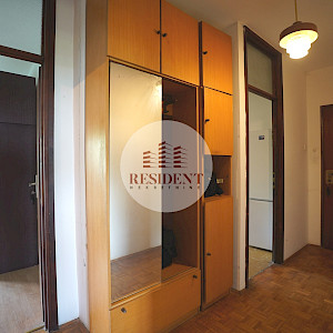 DUGAVE Ugodan 2soban stan 56 m2, 5. kat, lift, mirno okruženje, loggia, spremište