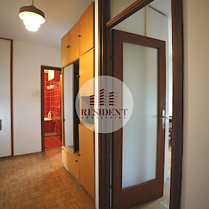 DUGAVE Ugodan 2soban stan 56 m2, 5. kat, lift, mirno okruženje, loggia, spremište