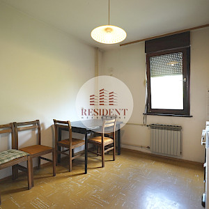 DUGAVE Ugodan 2soban stan 56 m2, 5. kat, lift, mirno okruženje, loggia, spremište