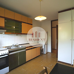 DUGAVE Ugodan 2soban stan 56 m2, 5. kat, lift, mirno okruženje, loggia, spremište