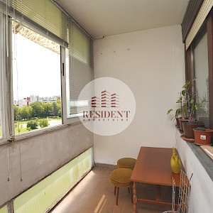 DUGAVE Ugodan 2soban stan 56 m2, 5. kat, lift, mirno okruženje, loggia, spremište