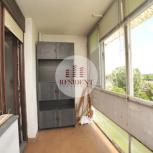 DUGAVE Ugodan 2soban stan 56 m2, 5. kat, lift, mirno okruženje, loggia, spremište