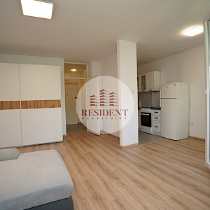ŠPANSKO Functional 1 bedroom apartment 41 m2, 2nd floor, excellent location, loggia, storage room, NO COMMISSION