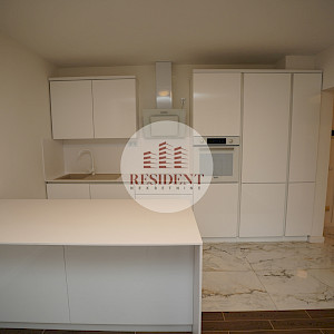 NAJAM - ŠPANSKO Komforan 3soban stan 63 m2, 3. kat, lift, BEZ PROVIZIJE