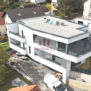 GRAČANI Modern 3-bedroom apartment 96 m2, new building, balcony, garden, 2xGPM, storage room, NO COMMISSION