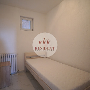 TRNAVA Ugodan 4soban stan 72 m2 + terasa + tavan, 1. kat, parking, BEZ PROVIZIJE