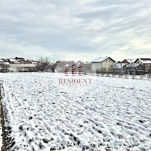 TRNAVA Ugodan 4soban stan 72 m2 + terasa + tavan, 1. kat, parking, BEZ PROVIZIJE