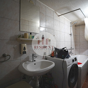 SELNICA ŠĆITARJEVSKA dvije kuće + pomoćni objekti, zemljište 4850 m2