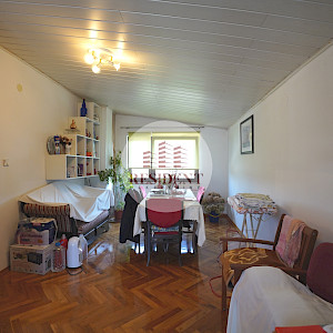 SELNICA ŠĆITARJEVSKA dvije kuće + pomoćni objekti, zemljište 4850 m2