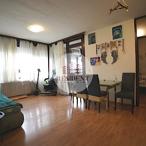 ŠPANSKO Ugodan 3soban stan 62 m2, 2. kat, top lokacija, balkon, spremište, BEZ PROVIZIJE