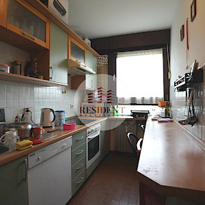 ŠPANSKO Ugodan 3soban stan 62 m2, 2. kat, top lokacija, balkon, spremište, BEZ PROVIZIJE