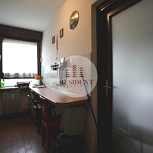 ŠPANSKO Ugodan 3soban stan 62 m2, 2. kat, top lokacija, balkon, spremište, BEZ PROVIZIJE