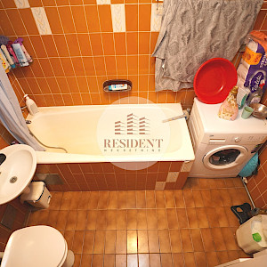 ŠPANSKO Ugodan 3soban stan 62 m2, 2. kat, top lokacija, balkon, spremište, BEZ PROVIZIJE