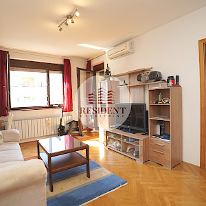 VRBANI 3 Functional 2-bedroom apartment 39 m2, 3rd floor, top location, elevator, loggia