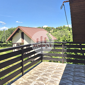 KARLOVAC Ladvenjak uz Koranu, kuća 90m2, zemljište 400 m2, mirno okruženje, parking