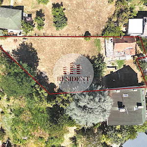 KUSTOŠIJA građevinsko zemljište 720 m2 + kuća za rušenje s priključcima