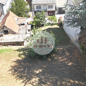 KUSTOŠIJA građevinsko zemljište 720 m2 + kuća za rušenje s priključcima