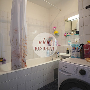 ŠPANSKO Ugodan 3soban stan 63 m2, 2. kat, top lokacija, loggia, spremište, BEZ PROVIZIJE