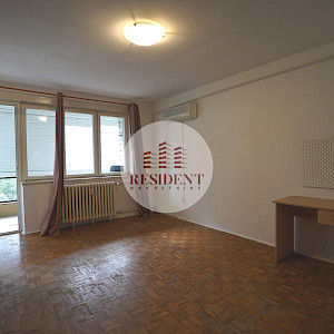 SREDNJACI Funkcionalan 1soban stan 42 m2, 4. kat, loggia, spremište, BEZ PROVIZIJE