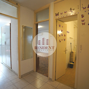SREDNJACI Funkcionalan 1soban stan 42 m2, 4. kat, loggia, spremište, BEZ PROVIZIJE