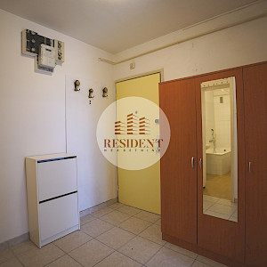 SREDNJACI Funkcionalan 1soban stan 42 m2, 4. kat, loggia, spremište, BEZ PROVIZIJE