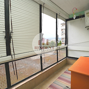 SREDNJACI Funkcionalan 1soban stan 42 m2, 4. kat, loggia, spremište, BEZ PROVIZIJE