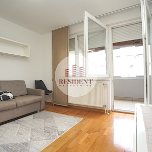 NAJAM - ZAPREŠIĆ Centar, 2soban stan 44 m2 + parking, 2. kat, lift, loggia