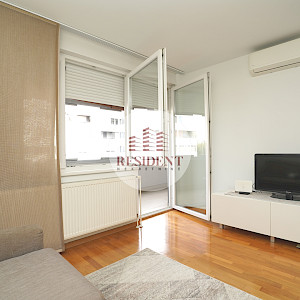 NAJAM - ZAPREŠIĆ Centar, 2soban stan 44 m2 + parking, 2. kat, lift, loggia