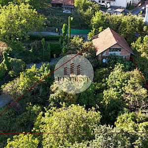 MARKUŠEVEC Building land 760 m2 + house for demolition, quiet location