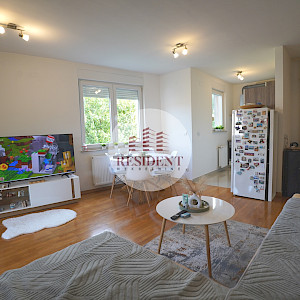VRAPČE Moderan 2soban stan 50 m2 + parking, 1. kat, mirna lokacija, balkon, spremište, BEZ PROVIZIJE