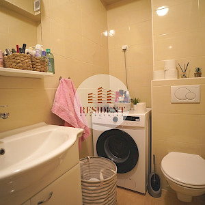 VRAPČE Moderan 2soban stan 50 m2 + parking, 1. kat, mirna lokacija, balkon, spremište, BEZ PROVIZIJE