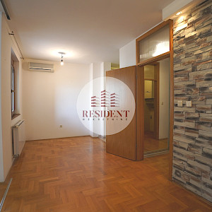 VRBANI 3 Functional one-bedroom apartment 38 m2, 3rd floor, top location, loggia, balcony, storage room