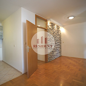 VRBANI 3 Functional one-bedroom apartment 38 m2, 3rd floor, top location, loggia, balcony, storage room