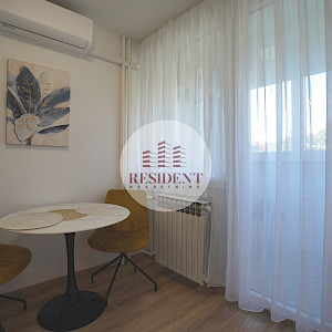 ŠPANSKO Funkcionalan 1soban stan 40 m2, 2. kat, odlična lokacija, loggia, spremište