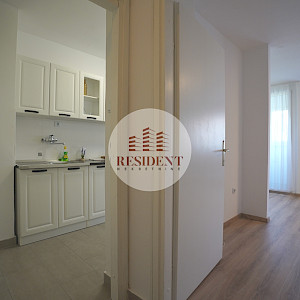 ŠPANSKO Funkcionalan 1soban stan 40 m2, 2. kat, odlična lokacija, loggia, spremište