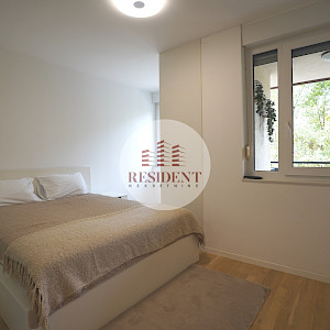 ŠPANSKO Modern 2-room apartment (49 m²) + garage parking space, new build, 1st floor, prime location, balcony, storage unit, NO COMMISSION.