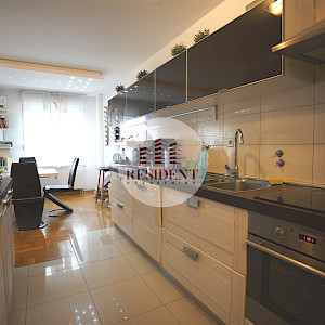 GREDICE Komforan 3soban stan 75 m2, top lokacija, mirno okruženje, spremište