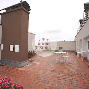JORDANOVAC - DOBRI DOL: Pleasant 2-room apartment, 55 m² + 110 m² terrace, 3rd floor, prime location, NO COMMISSION